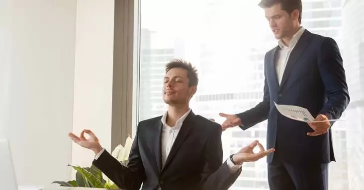 স্বাভাবিকভাবে ক্ষমতা বাড়ানোর জন্য কাজ থেকে বিশ্রাম নিন